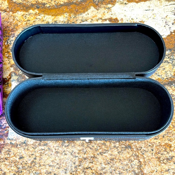 Younique Presenters Case 🆕 Condition! - Picture 4 of 6